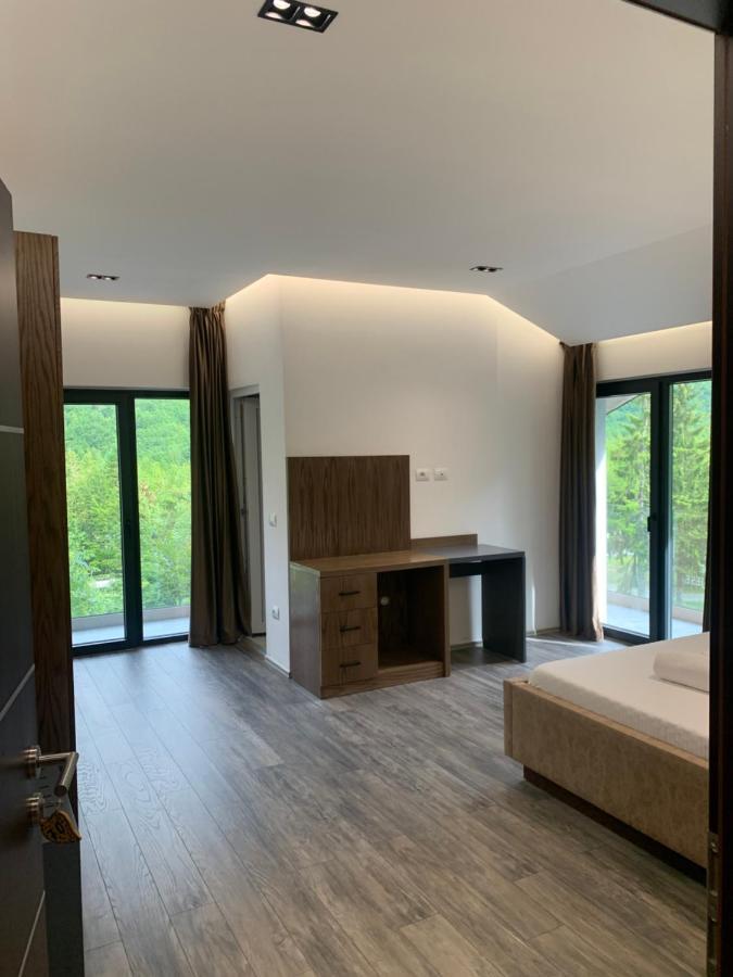 Fusha E Gjes Hotel Βαλμπόνα Εξωτερικό φωτογραφία